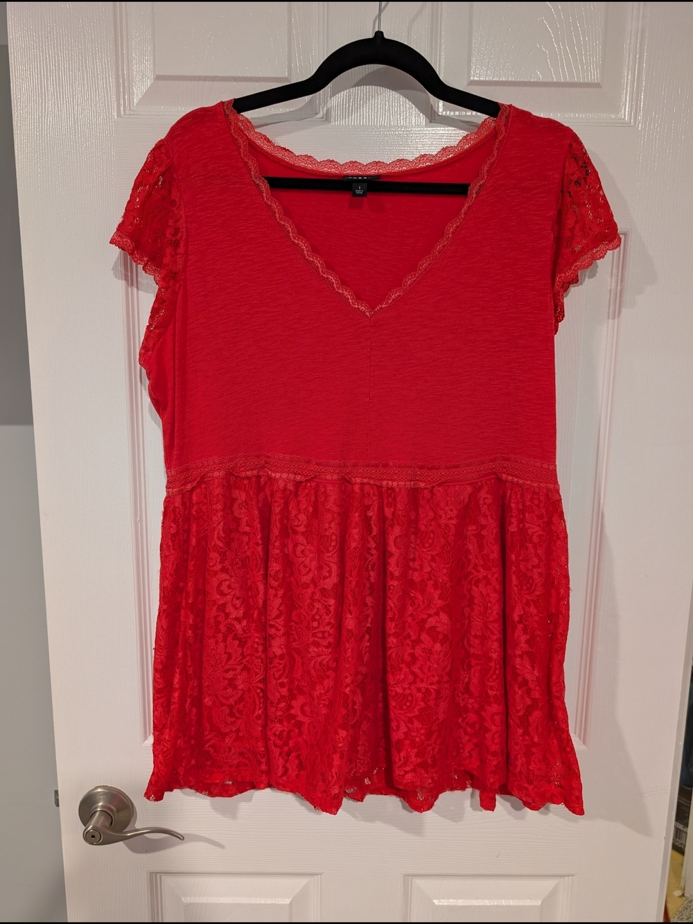 Torrid Coral Pink Babydoll V-Neck Short Sleeve Floral Lace Top in Size 1 (14/16)